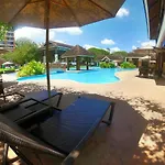 Staycation Nook Between Ayala And Sm Malls