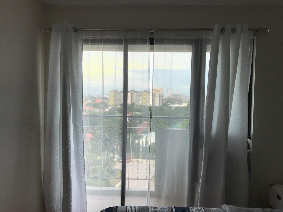 Apartment Staycation Nook Between Ayala And Sm Malls *